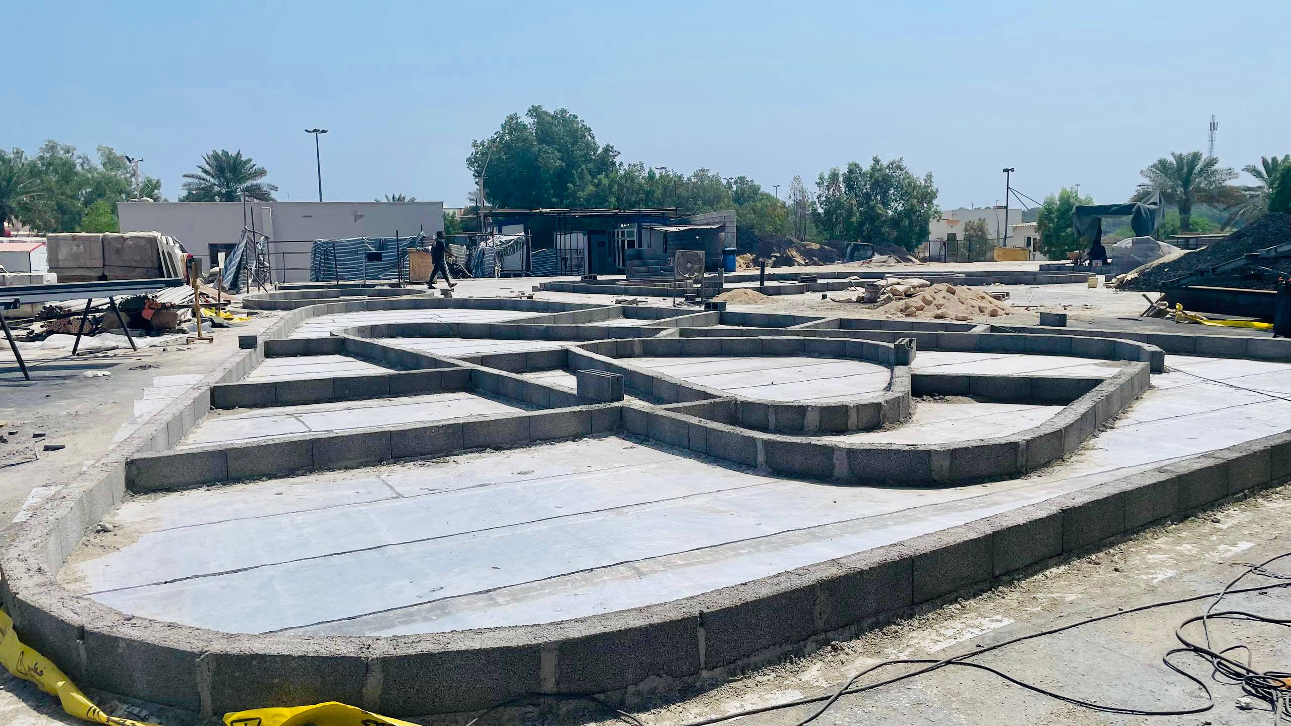 آغاز اجرای آبنمای محوطه